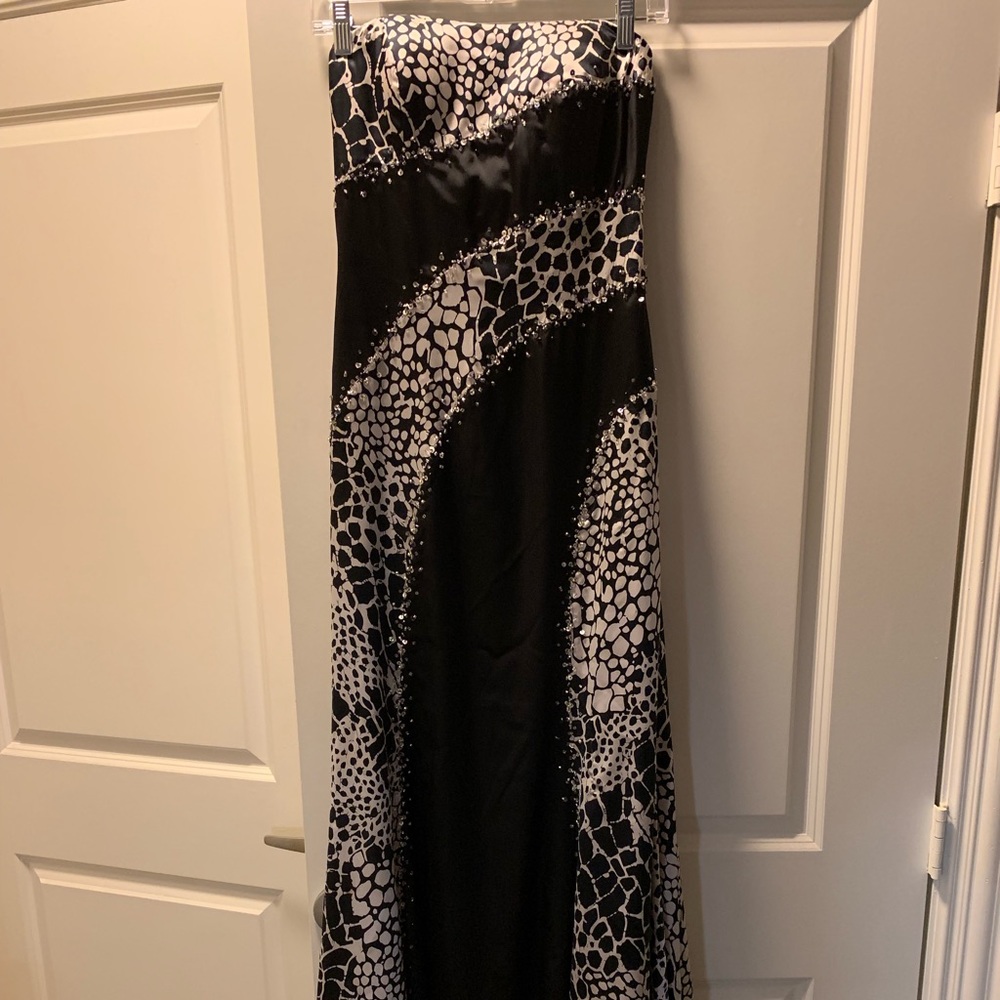 Prom Dress - Picture 2 of 5